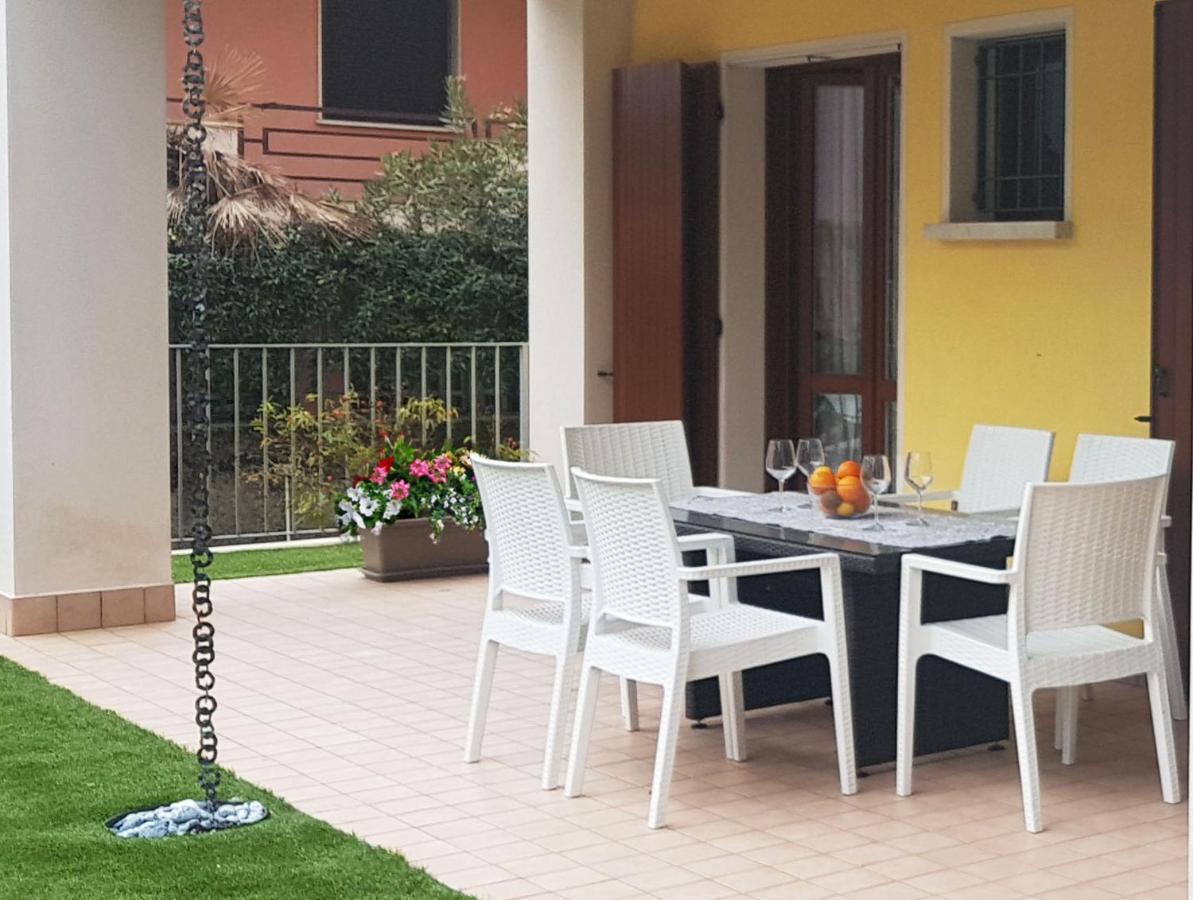 In Vacanza da Miki 03 Desenzano del Garda Bagian luar foto